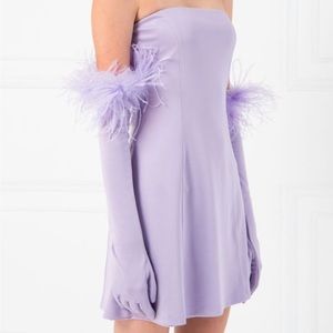 Kikiriki purple mini tube dress with feather gloves